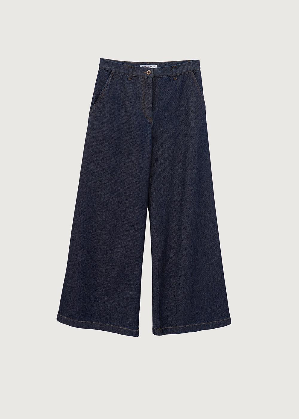 JEANS MIT WEITEM BEIN