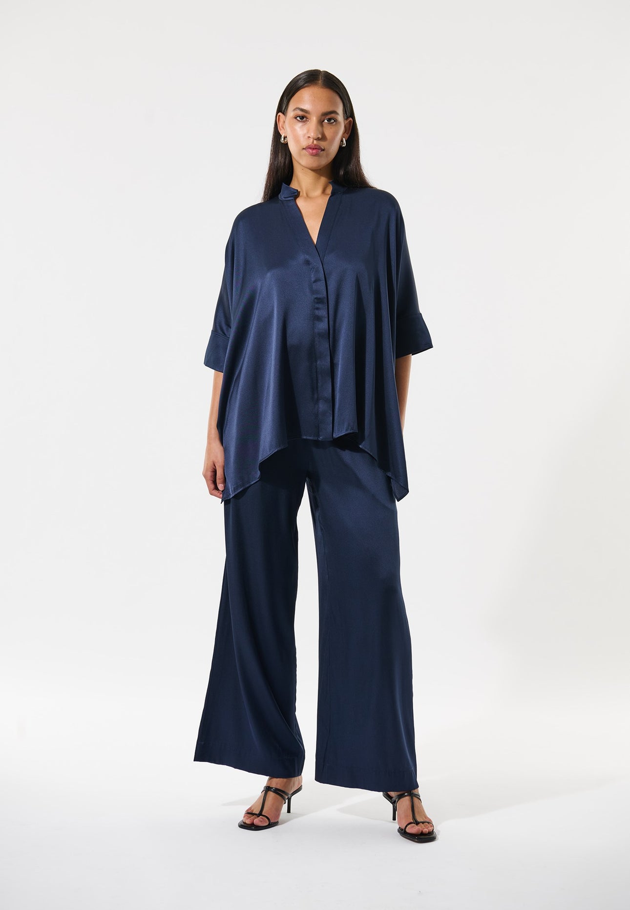 MandyDEA-Blouse with stand collar