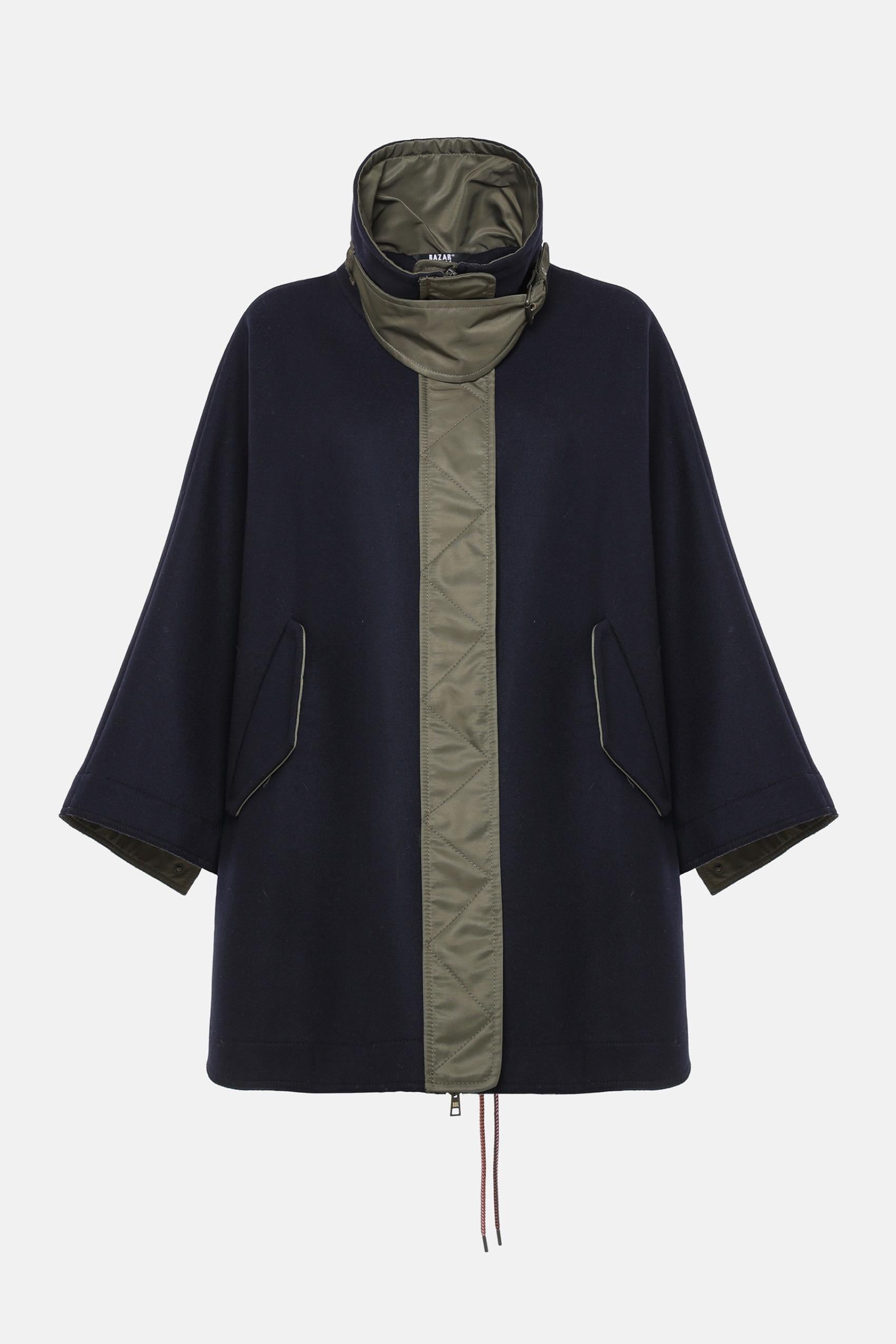 Bestickter Wollmantel