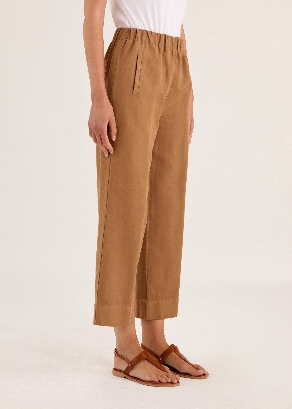 Wide-leg trousers with elastic waistband